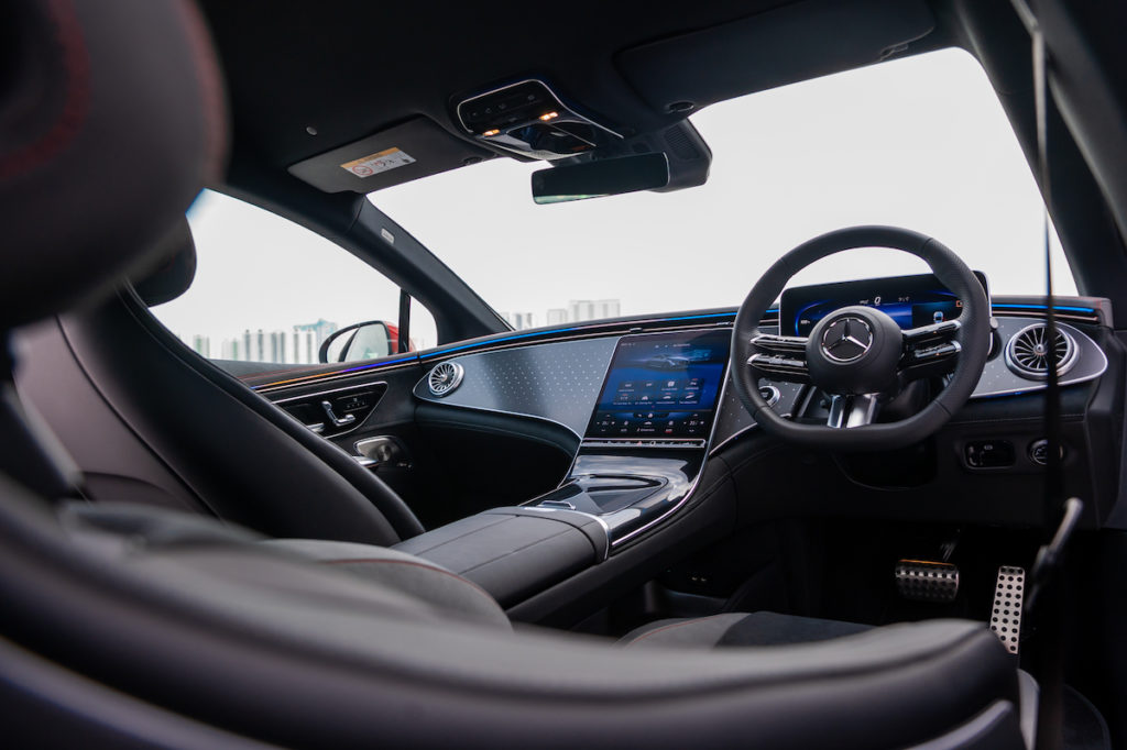 Mercedes-EQ EQE cockpit