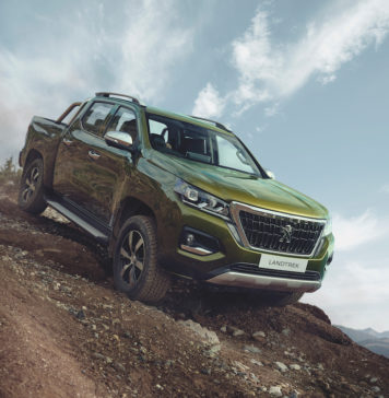 Peugeot Landtrek 4X4 truck introduced, check out that interior! Peugeot Landtrek pickup truck introduced, check out that interior!