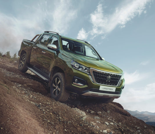 Peugeot Landtrek 4X4 truck introduced, check out that interior! Peugeot Landtrek pickup truck introduced, check out that interior!