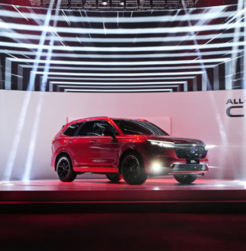 Honda CR-V e:HEV SUV introduced but you can’t buy it yet Honda CR-V e:HEV RS exterior