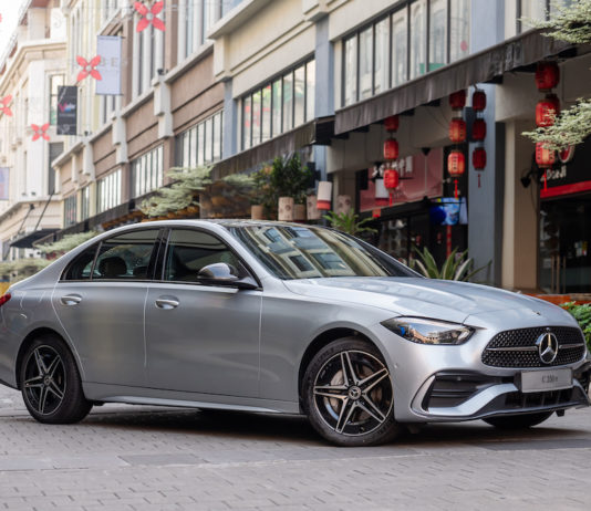 Mercedes-Benz C-Class C350e PHEV returns, pre-booking now open Mercedes-Benz C350e launched