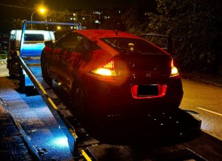 Honda Insurance Plus enhanced with extended benefits Honda CR-Z unloading