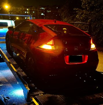 Honda Insurance Plus enhanced with extended benefits Honda CR-Z unloading