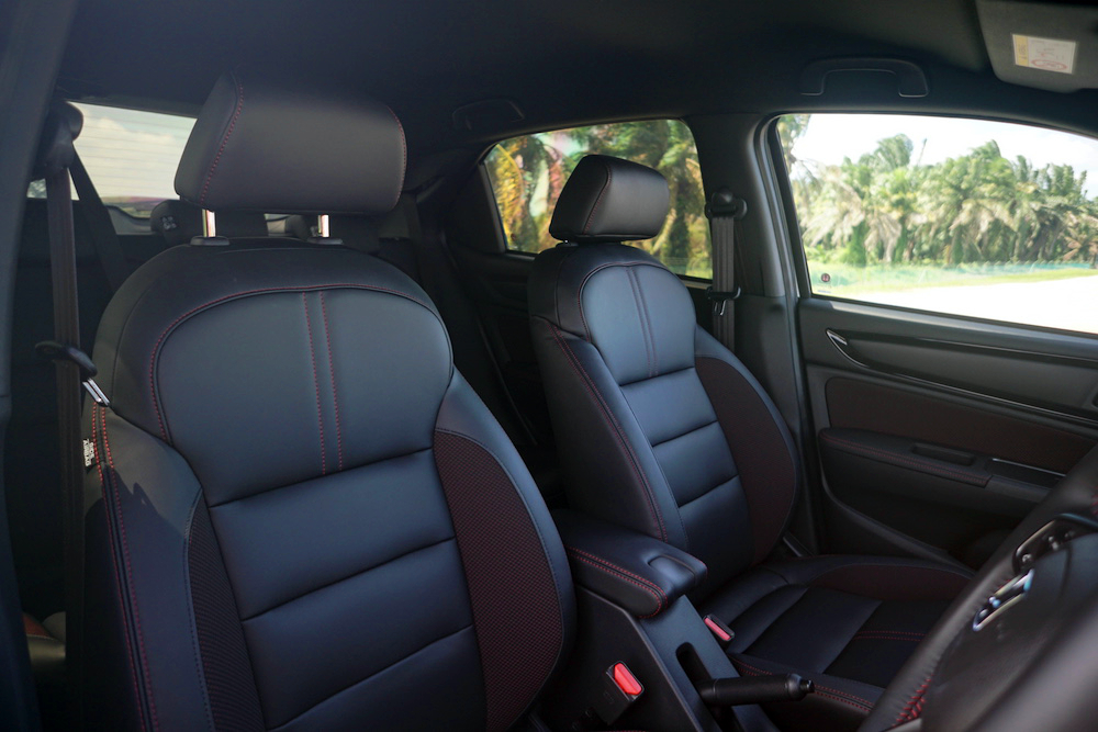 Honda WR-V RS Front Seats